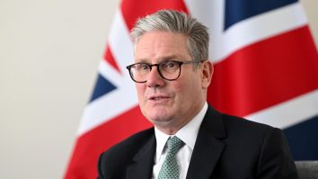 Keir Starmer ordonă o revizuire economică în UK, pe fondul haosului tarifar provocat de Donald Trump