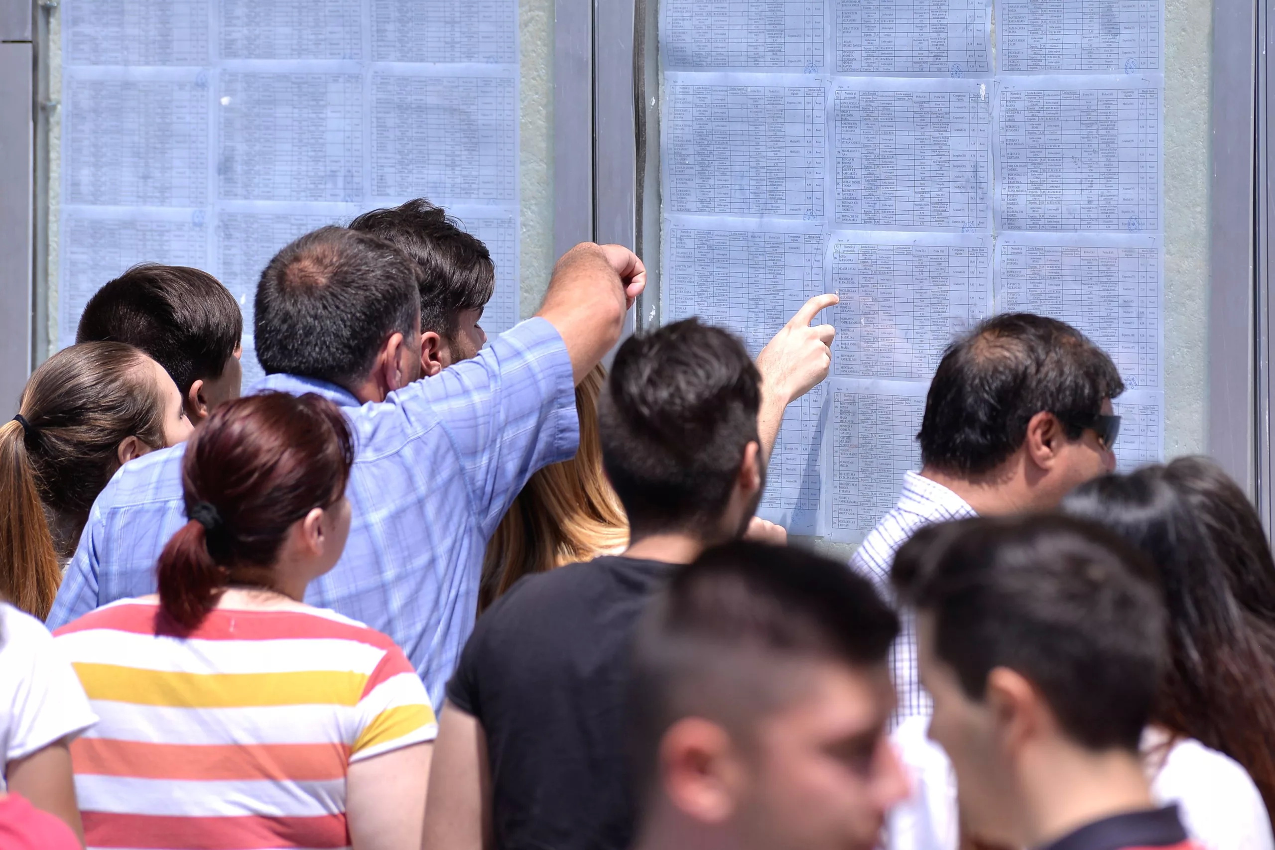 Simularea Bacalaureatului 2025: 25.000 de elevi au lipsit. Ce spun rezultatele și cum influențează examenul final