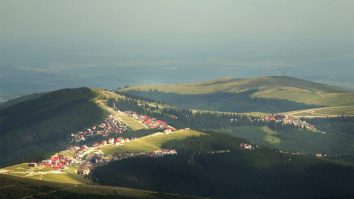 Stațiunea Rânca este pustie înainte de mini-vacanța de Paște. Doar 2 structuri de cazare sunt deschise din 564