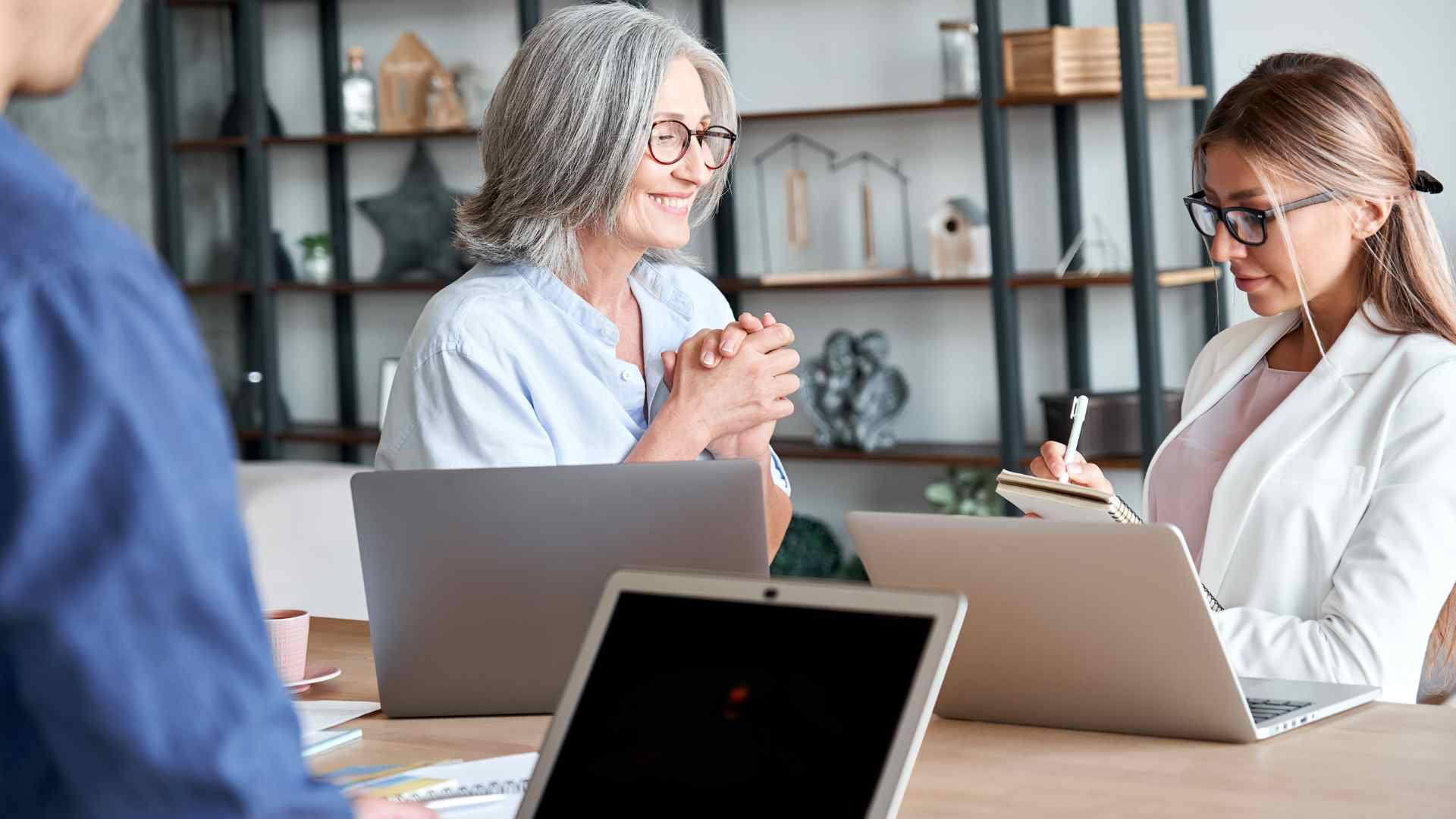 România e în topul UE cu cei mai puțini angajați seniori: Românii abia așteaptă pensionarea