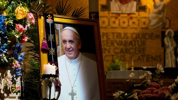De ce Papa Francisc nu va fi înmormântat la Vatican? Ultimele pregătiri au loc astăzi în Vatican înainte de funeralii