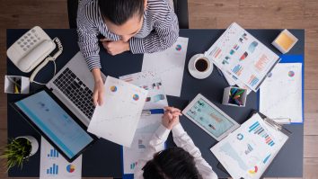 OCDE: Adolescenții care muncesc din timpul școlii vor avea salarii mai mari mai târziu. Ce arată ultimele studii