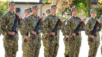 Pentagonul vrea să retragă 10.000 de soldați din Europa de Est. Majoritatea militarilor vor fi retrași din România și Polonia