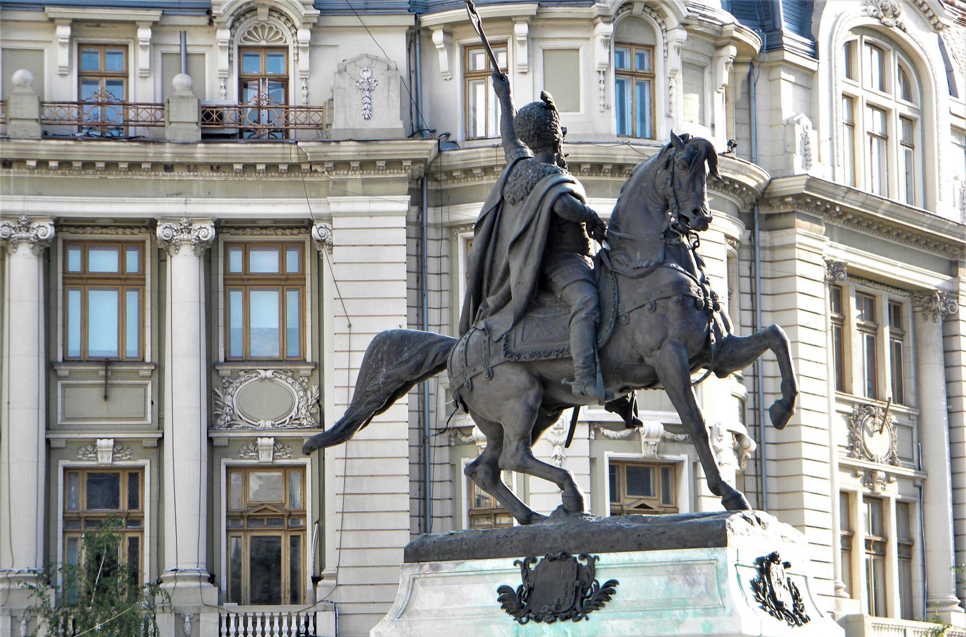 Zilele Sculpturii te pun pe traseu. Reka Csapo Dup, curatorul expoziției: „Anul acesta cumva a ieșit în față mai mult aspectul educațional”