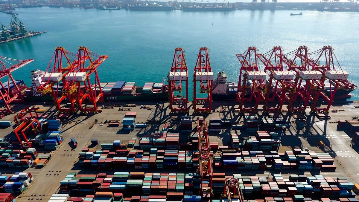 China creează o listă de produse fabricate în SUA scutite de tarifele de 125%. Ce mesaj transmite Beijingul