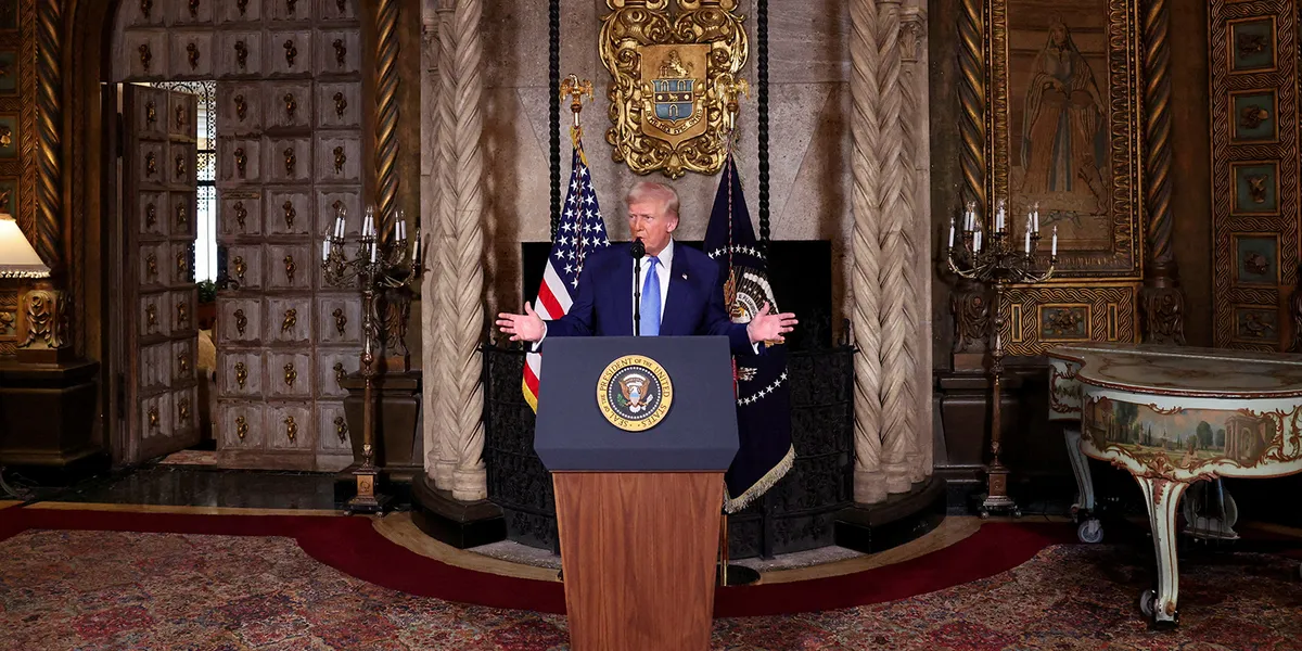 Trump vrea și al treilea mandat, deși Constituția nu o permite.  Ce variante are Președintele SUA ca să rămână în funcție