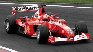 Ești pasionat de Formula 1? Poți licita pentru mașina Ferrari din 2001 cu care Michael Schumacher a câștigat titlul mondial