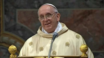 Ce valori l-au evidențiat pe Papa Francisc de restul papalității