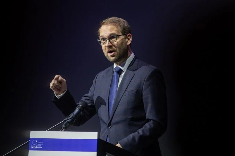 USR o înlocuiește cu forța pe Elena Lasconi. Dominic Fritz este noul reprezentant al Partidului