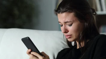 Ce se întâmplă cu elevii din SUA? Tot mai mulți tineri fac deepfake-uri pornografice cu colegii lor, pentru a le folosi apoi pentru cyberbullying