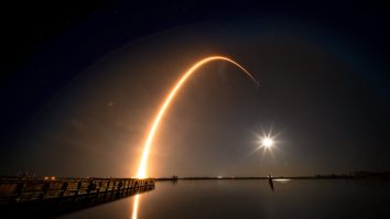SpaceX a lansat un lot de 21 de sateliți Starlink pe orbita joasă a Pământului