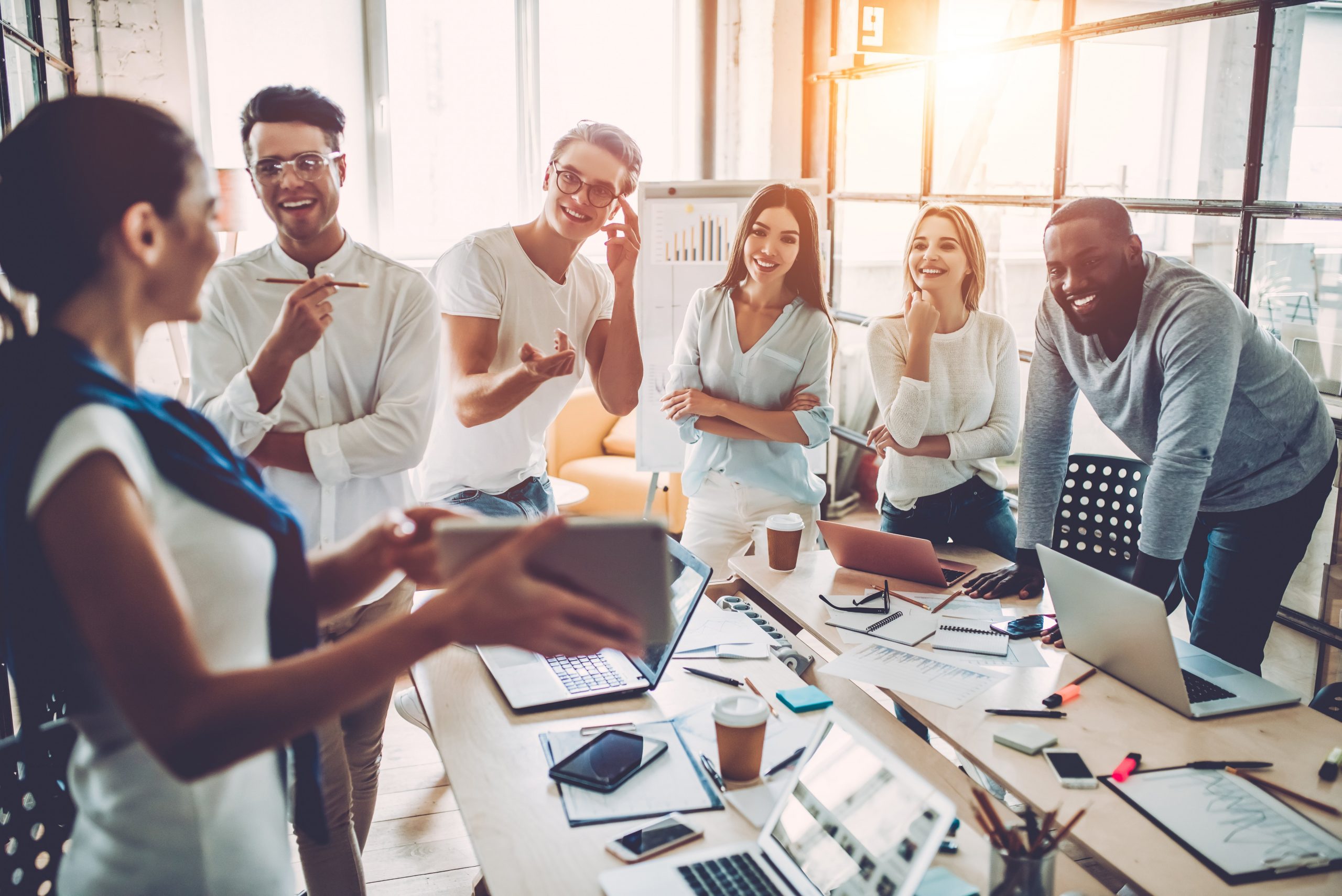 3/10 tineri din România aleg să facă studii superioare. Adrian Mitroi, profesor de finanțe comportamentale: „Noi avem STEM-ul la coadă”