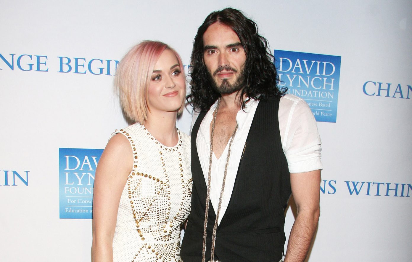Russell Brand, fostul soț al cântăreței Katy Perry, este acuzat de viol și de agresiune sexuală