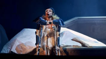 Coachella revine în forță cu al doilea weekend de muzică, stil și distracție. Estetica boho-chic a fost înlocuită cu look-uri minimaliste și casual