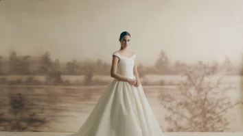 Cum îți alegi rochia de mireasă? New York Bridal Fashion Week vine cu inspirația perfectă