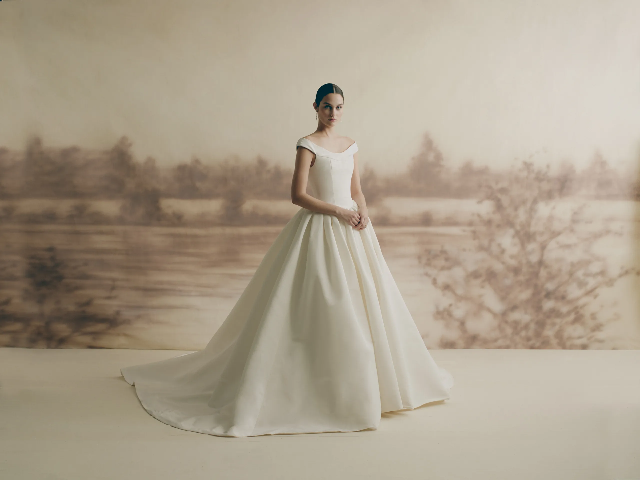 Cum îți alegi rochia de mireasă? New York Bridal Fashion Week vine cu inspirația perfectă