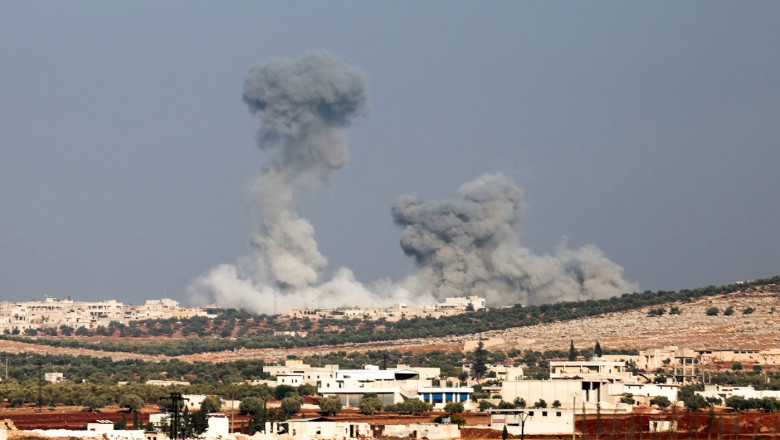 Israelul atacă bazele militare din Siria, intensificând tensiunile de la graniță