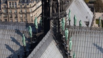 Cele 16 statui de la Notre Dame de Paris se întorc în Catedrală. Când vei putea vizita monumentele istorice
