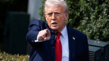 Harvard opune rezistență Administrației Trump. Ce spun specialiștii în Drept despre cererile Președintelui SUA