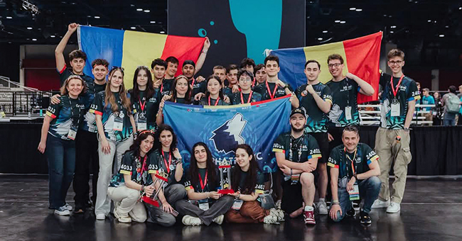 Echipele CSH și Eastern Foxes au luat locul 3 la Campionatul Mondial de Robotică First Tech Challenge. Eric Mihalache: „Am avut unul dintre cei mai buni roboți din lume”