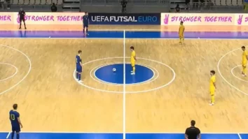 Gestul făcut de Naționala României la un meci de futsal împotriva Ucrainei. UEFA refuzase cererea, pe motiv că fotbalul nu are treabă cu politica