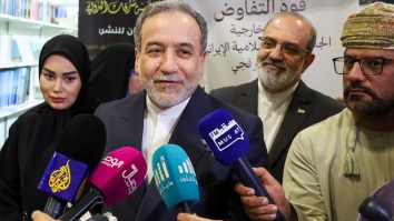 Iranul și SUA reiau discuțiile în Oman pentru a reduce decalajele privind acordul nuclear. Țările se pregătesc pentru a treia rundă de negocieri