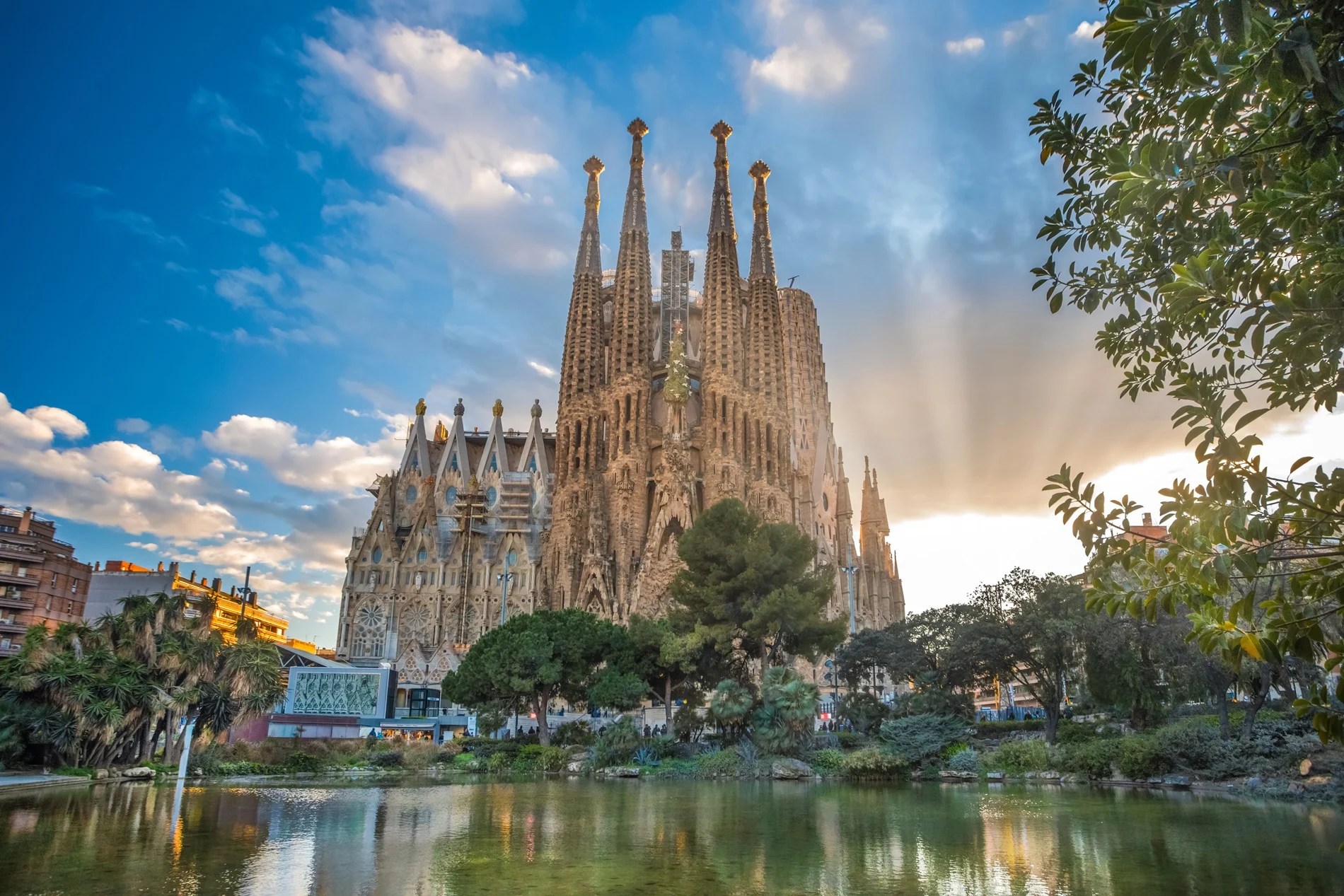 Holidays Car a realizat clasamentul celor mai populare monumente din Europa. Ce atracții turistice nu trebuie să ratezi