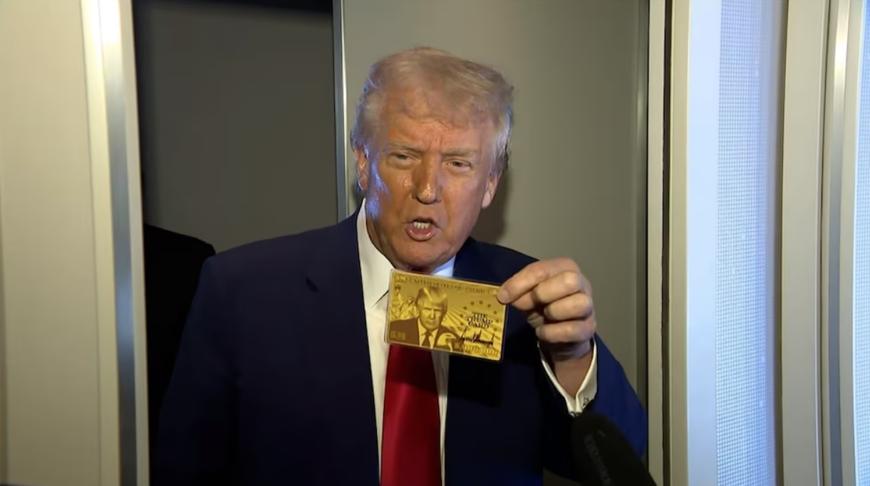 Trump lansează „Gold Card”: Cât costă viza exclusivistă pe care și oligarhii ruși o pot cumpăra