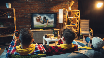 Revizionarea unui serial preferat e benefică la nivel emoțional. Grațiela Dan, psiholog: „Când apare ceva nou, creierul intră într-o zonă de anxietate”