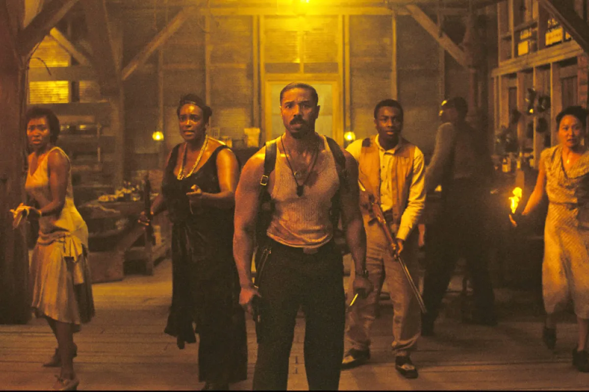 Thrillerul horror „Sinners” a dominat box office-ul pentru al doilea weekend consecutiv. Ce filme nu trebuie să ratezi la cinema