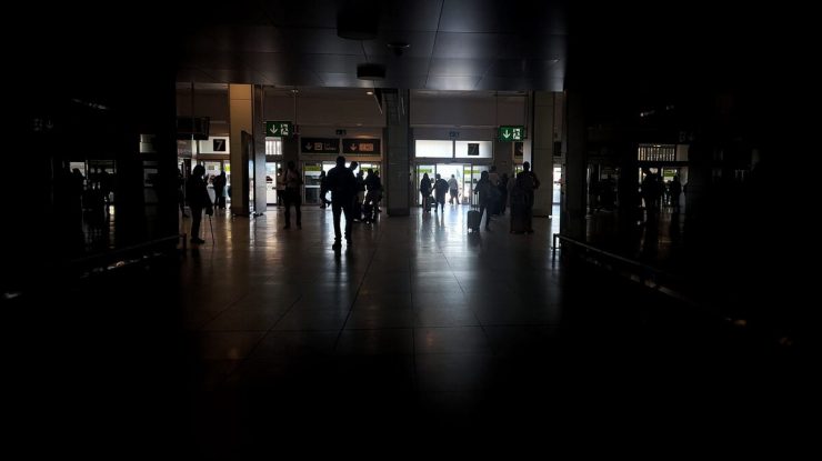 Serviciul Spaniol de Informații declară că pana de curent este „o consecință a unui atac cibernetic”. Ce susține Prim-ministrul Pedro Sánchez