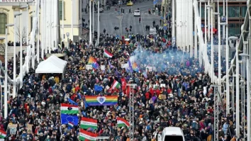 Mii de maghiari au participat la un miting satiric în Budapesta pentru a ironiza decizia lui Orban de a interzice marșul Pride