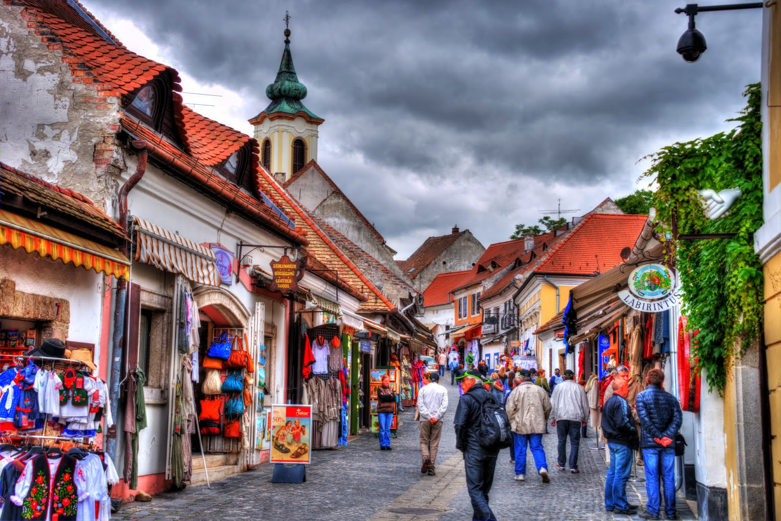De 1 mai poți să descoperi noi atracții turistice. Ce activități se pot face în Szentendre, lângă Budapesta