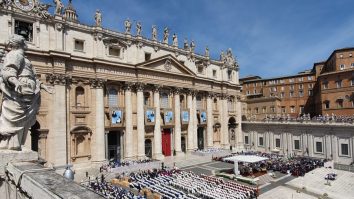 Bugetul Vaticanului se află într-un deficit permanent. Cum va gestiona noul Papă economia statului