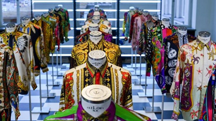 O expoziție dedicată lui Gianni Versace se deschide la Londra. Peste 450 de piese originale vor fi expuse la Arches London Bridge din 16 iulie