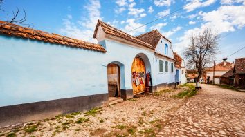 Viscri reprezintă una dintre cele mai căutate destinații turistice din România. Alexandru Toader, fondator Viscri 32: „O problemă mare e lipsa de implicare a autorităților”