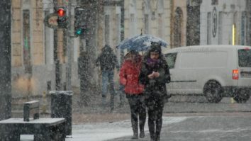Un nou val de aer arctic va traversa astăzi România. ANM emite avertizări meteo de vânt puternic în toată țara