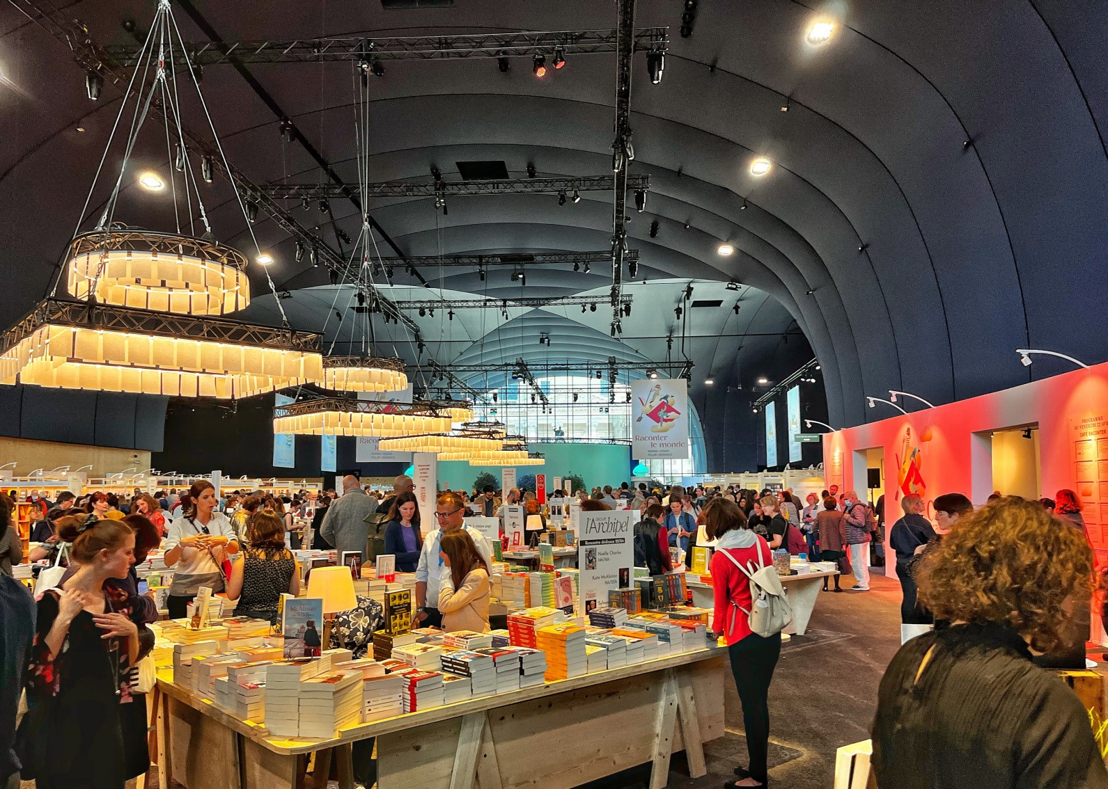 Festivalul Cărții de la Paris revine la Grand Palais. România are două evenimente pe scenele principale