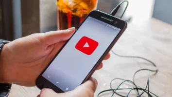 YouTube lansează „Music Assistant”, un A.I. care compune fără drepturi de autor. Alegi instrumentele, iar platforma generează coloana sonoră