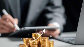 Salariul mediu net se triplează, dar românii nu simt avansul. Adrian Mitroi, expert în finanțe comportamentale: „Pendulul se va întoarce”