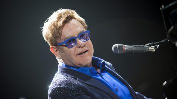 Elton John lansează ultimul său album „Who Believes in Angels?”. Artistul a vorbit despre provocările creației sale