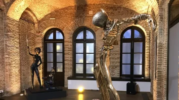 Ce faci în weekend la Cluj? Expoziția „Universul lui Dali” se prelungește până pe 18 mai