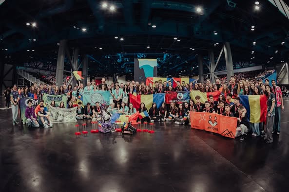 România termină pe podium la cel mai prestigios concurs de robotică pentru liceeni, First Tech Challenge