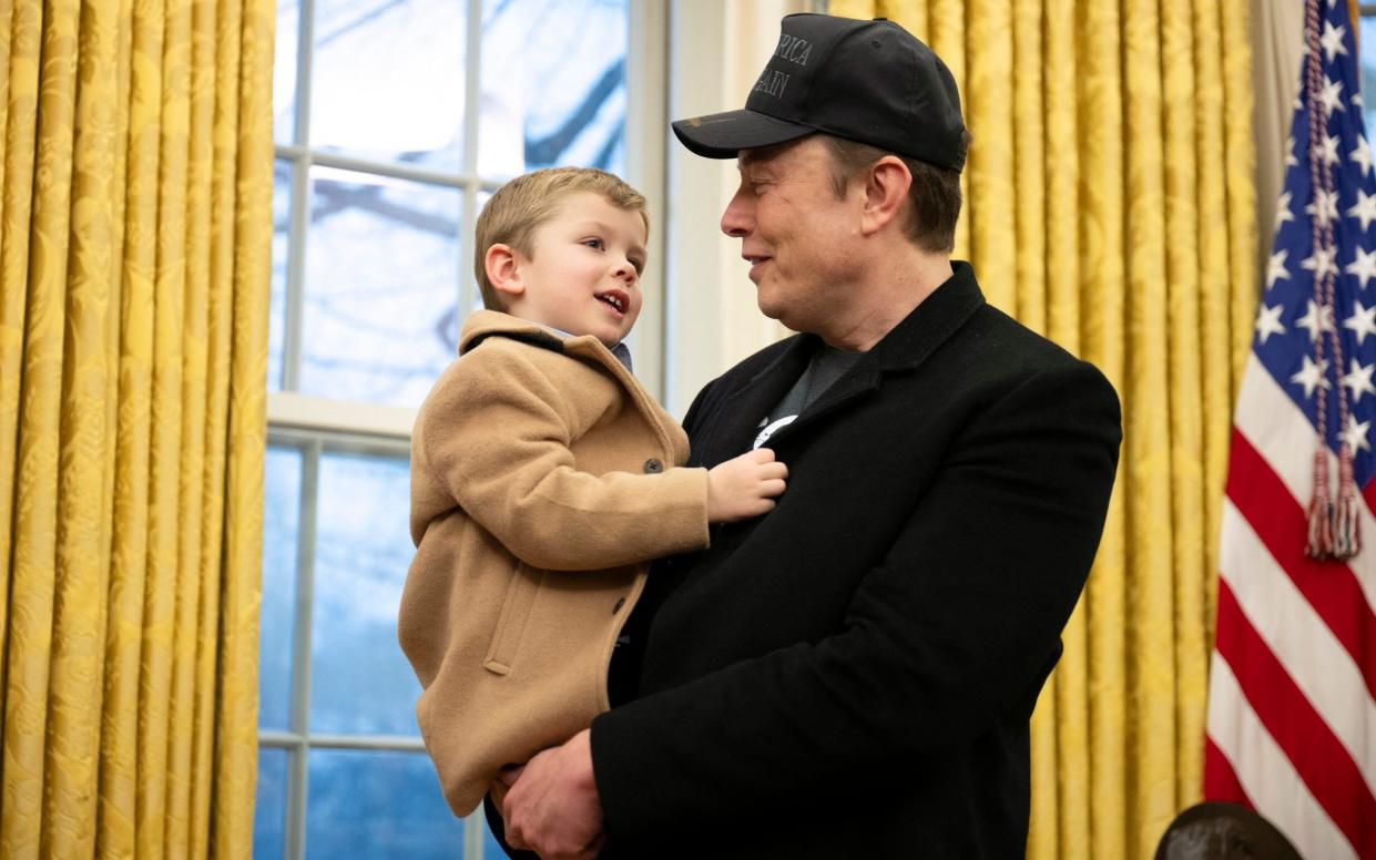 Elon Musk vrea să salveze civilizația… făcând copii. Are deja o „legiune” și plătește pentru tăcerea mamelor