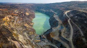 SUA și Ucraina au semnat un memorandum privind un viitor acord de exploatare a resurselor minerale