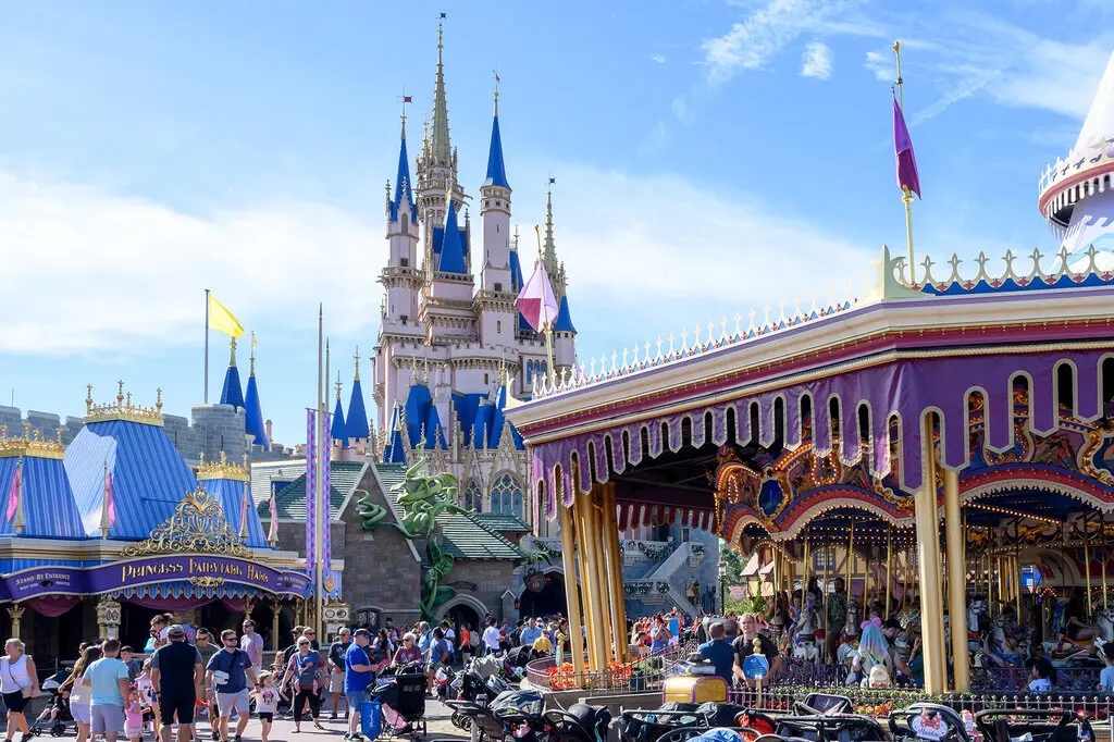 Glumele l-au costat scump: Ce pedeapsă a primit un fost angajat Disney după ce a falsificat meniurile restaurantelor