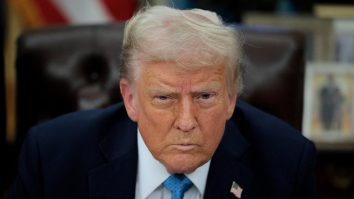 Mai mulți parlamentari britanici cer ca Donald Trump să nu fie lăsat să țină un discurs în Parlamentul Regatului Unit în timpul vizitei sale oficiale