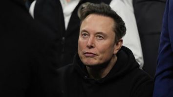 Elon Musk pregătește, împreună cu Pentagonul, un sistem de sateliți de atac pentru apărare antirachetă