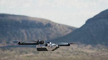 „Spectre”, prima dronă românească kamikaze cu A.I, poate transporta 2,5 kg de muniție și stă în aer o oră și jumătate