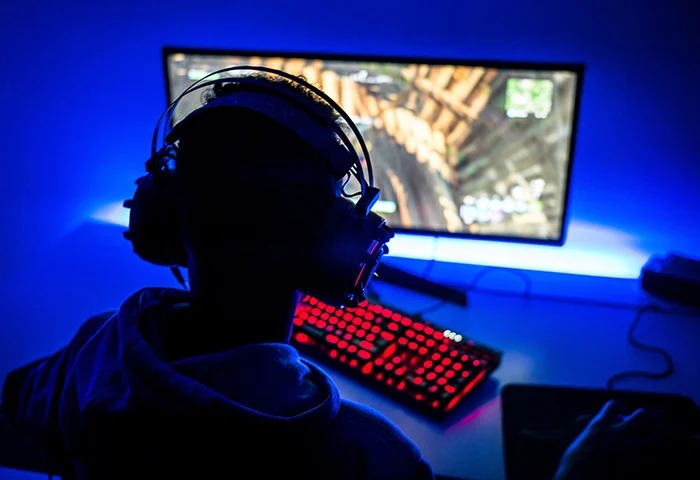 Ştiai că România are aproape opt milioane de gameri, dintre care peste 40% sunt Gen Z? Generaţia ta preferă PC-ul şi consola pentru gaming şi petrece peste patru ore pe zi în jocuri